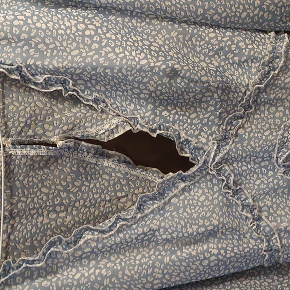 Brand: Fashion Nova Colour: Blue and White Size: XL - Picture 5 of 7